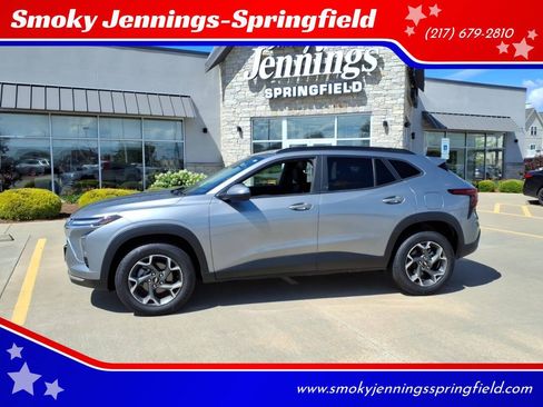 Used 2024 Chevrolet Trax LT w/ Driver Confidence Package FWD image 1
