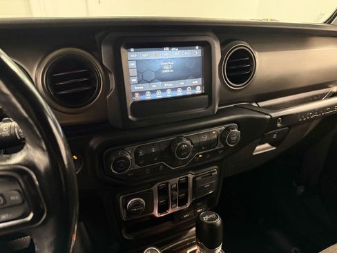 Used 2019 Jeep Wrangler Unlimited Sport S AWD/4WD image 78