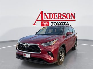 Certified 2022 Toyota Highlander XLE video 1