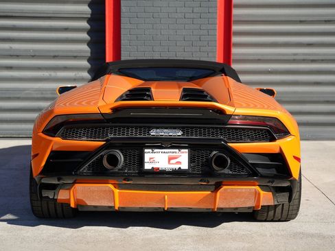 Used 2022 Lamborghini Huracan EVO image 8
