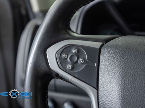 Used 2022 Chevrolet Colorado LT AWD/4WD image 14