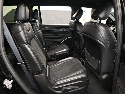 Used 2021 Jeep Grand Cherokee L Laredo image 41