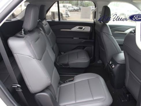 New 2026 Ford Explorer Active RWD image 9