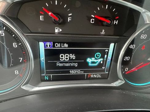Used 2018 Chevrolet Malibu LT w/ Driver Confidence Package FWD image 9