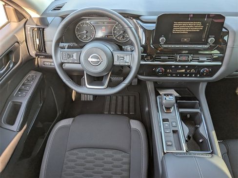 New 2025 Nissan Pathfinder SV w/ Black Appearance Package image 9