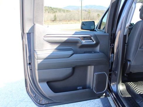 Used 2024 Chevrolet Silverado 1500 LT image 35