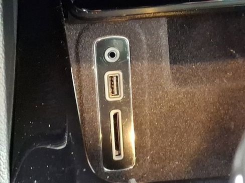 Used 2022 Maserati Levante GT image 31