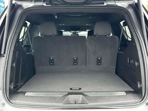 Used 2024 GMC Yukon XL Denali image 14