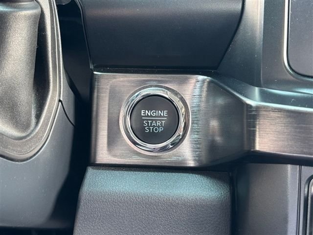 Used 2023 Ford F250 Lariat w/ Sport Appearance Package AWD/4WD image 24