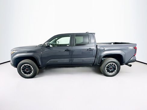 Used 2025 Toyota Tacoma TRD Off-Road image 4