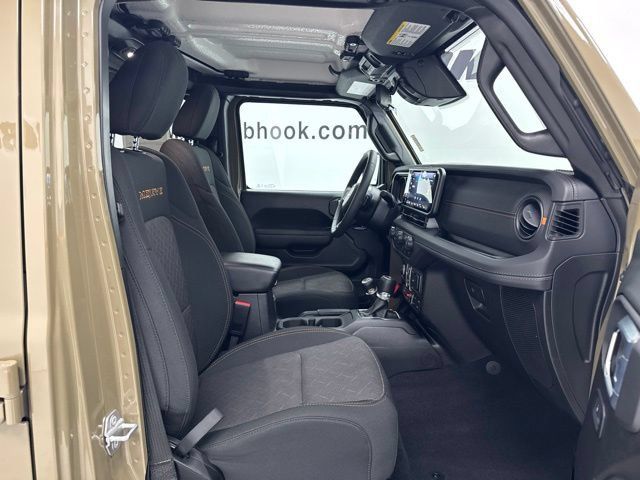 Used 2026 Jeep Gladiator Mojave AWD/4WD image 29