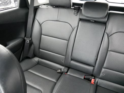 Certified 2022 Kia Niro Touring Special Edition image 12