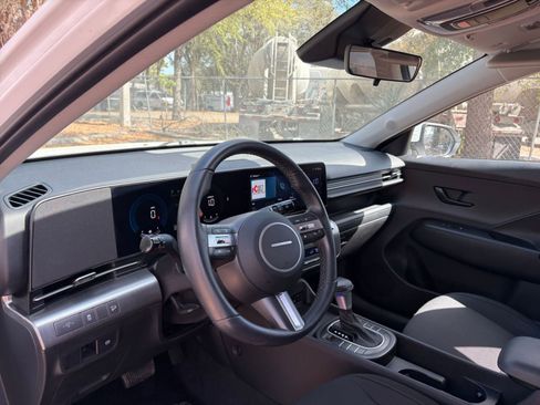Used 2025 Hyundai Kona SEL image 30