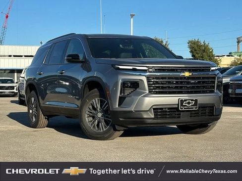 New 2026 Chevrolet Traverse LT FWD image 2