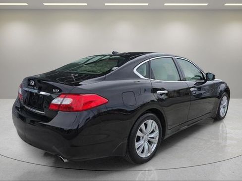 Used 2011 INFINITI M37 w/ Premium Pkg RWD image 3