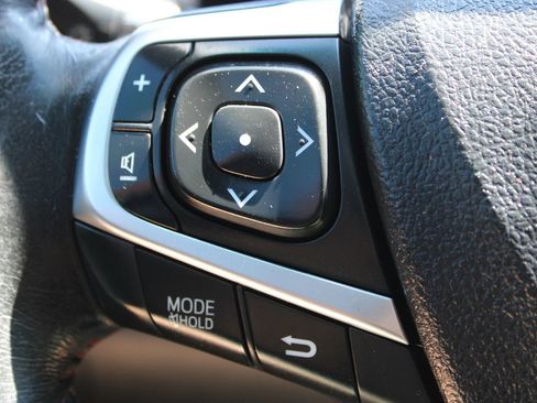 Used 2016 Toyota Camry SE FWD image 23
