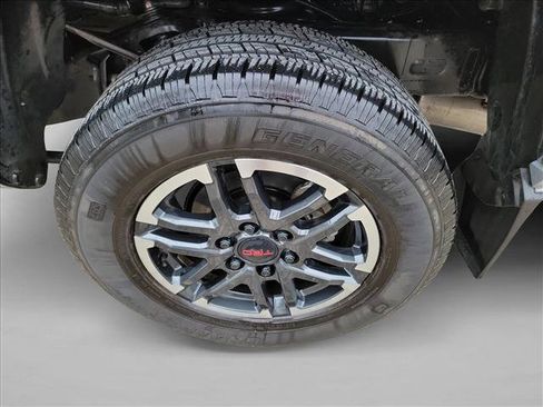 Used 2024 Toyota Tacoma TRD Sport AWD/4WD image 12