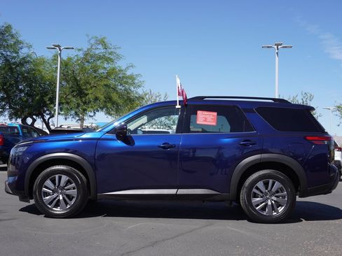 Certified 2025 Nissan Pathfinder SV AWD/4WD image 2