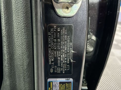 Used 2019 Kia Stinger Premium image 38