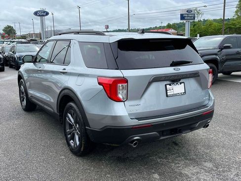 Used 2022 Ford Explorer XLT w/ Equipment Group 202A AWD/4WD image 32