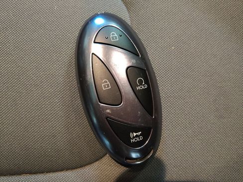 Used 2025 Hyundai Elantra SEL image 32