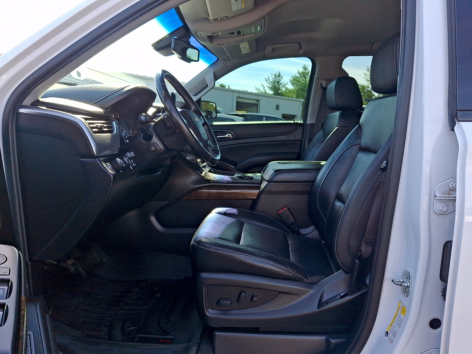 Used 2020 Chevrolet Suburban LT w/ RST Edition AWD/4WD image 13