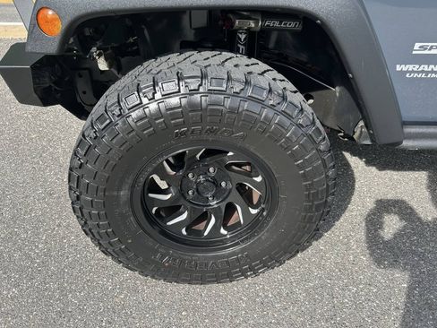Used 2017 Jeep Wrangler Unlimited Sport w/ Quick Order Package 24S AWD/4WD image 12