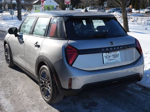 Used 2026 MINI Cooper 4-Door Hardtop image 14