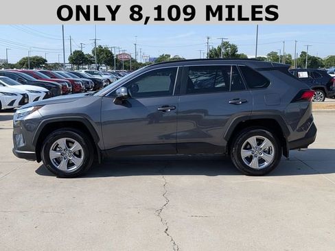 Used 2024 Toyota RAV4 XLE w/ Convenience Package FWD image 4