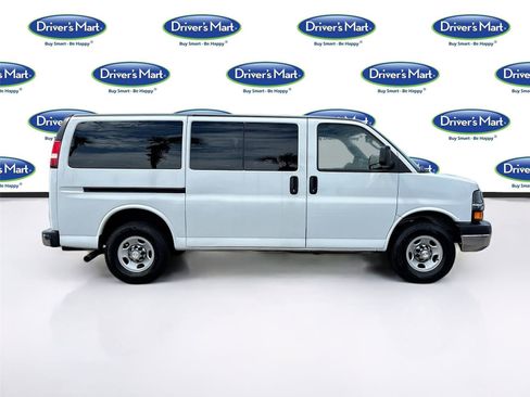 Used 2020 Chevrolet Express 3500 LT w/ LT Preferred Equipment Group RWD image 8