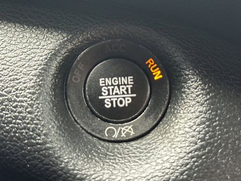 Used 2022 Jeep Cherokee Trailhawk w/ Premium Leather Package image 21