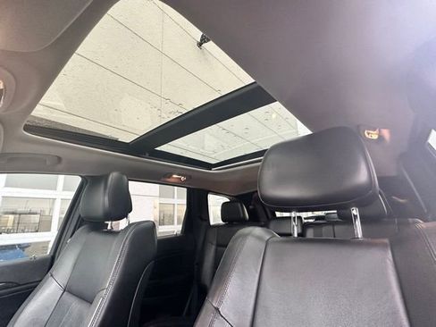 Used 2012 Jeep Grand Cherokee Altitude image 9