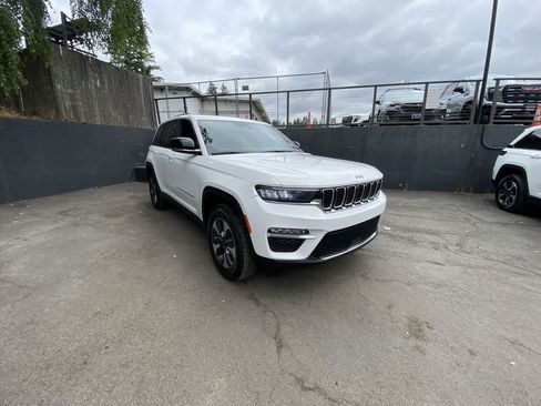 Used 2024 Jeep Grand Cherokee Limited 4xe AWD/4WD image 8