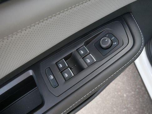 Used 2024 Volkswagen Atlas Cross Sport SEL R-Line image 22