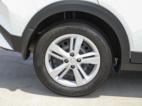 Used 2024 Nissan Kicks S FWD image 11