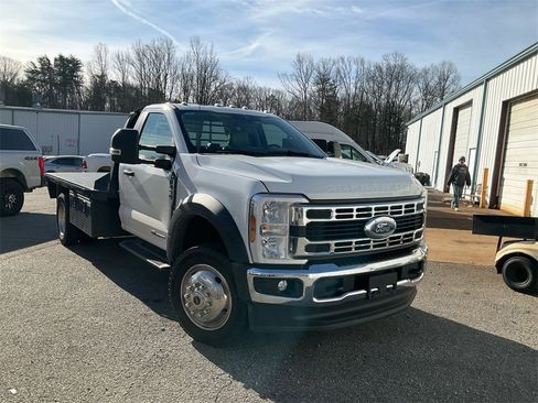 Used 2025 Ford F450 XL w/ XL Chrome Package image 3