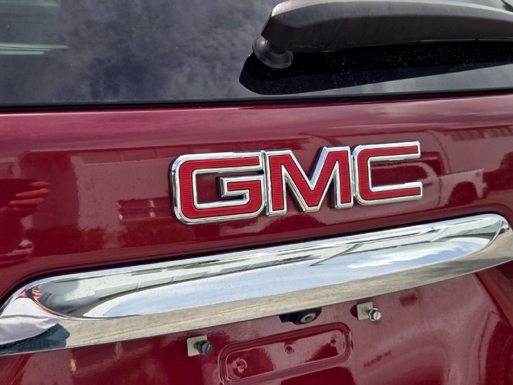 Used 2019 GMC Terrain Denali w/ Advanced Safety Package FWD image 10