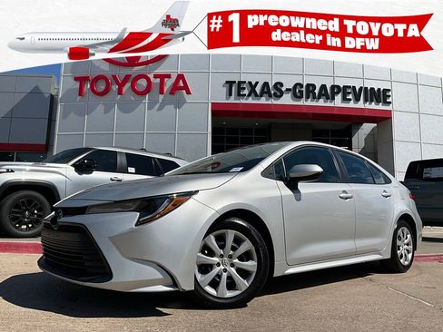 Used 2025 Toyota Corolla LE image 1