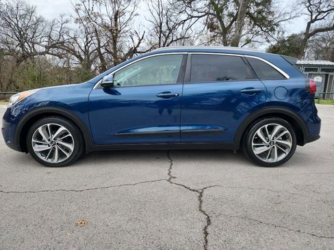 Used 2019 Kia Niro Touring image 4