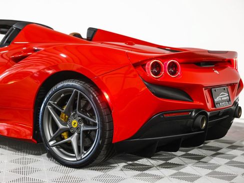 Used 2023 Ferrari F8 Tributo RWD image 21