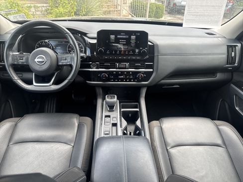 Used 2024 Nissan Pathfinder SL w/ Cargo Package FWD image 10