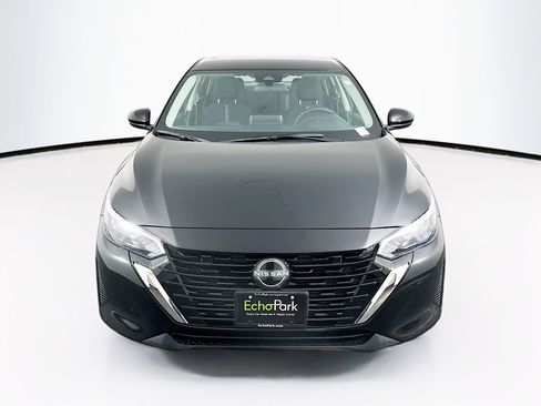 Used 2024 Nissan Sentra SV image 2