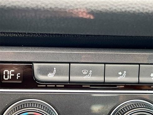 Used 2021 Volkswagen Tiguan SE R-Line image 19
