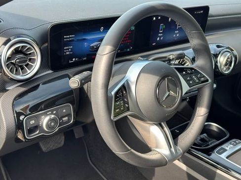 Used 2025 Mercedes-Benz CLA 250 4MATIC image 19
