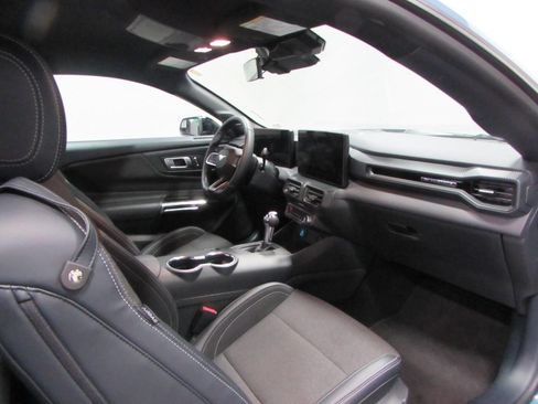 Used 2024 Ford Mustang image 16