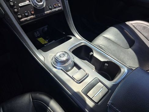Used 2019 Ford Fusion Energi Titanium FWD image 17
