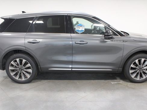 Used 2022 Lincoln Corsair Reserve w/ Elements Package image 11