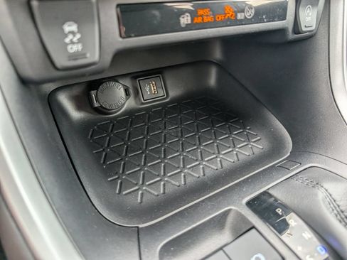 Used 2025 Toyota RAV4 LE FWD image 20