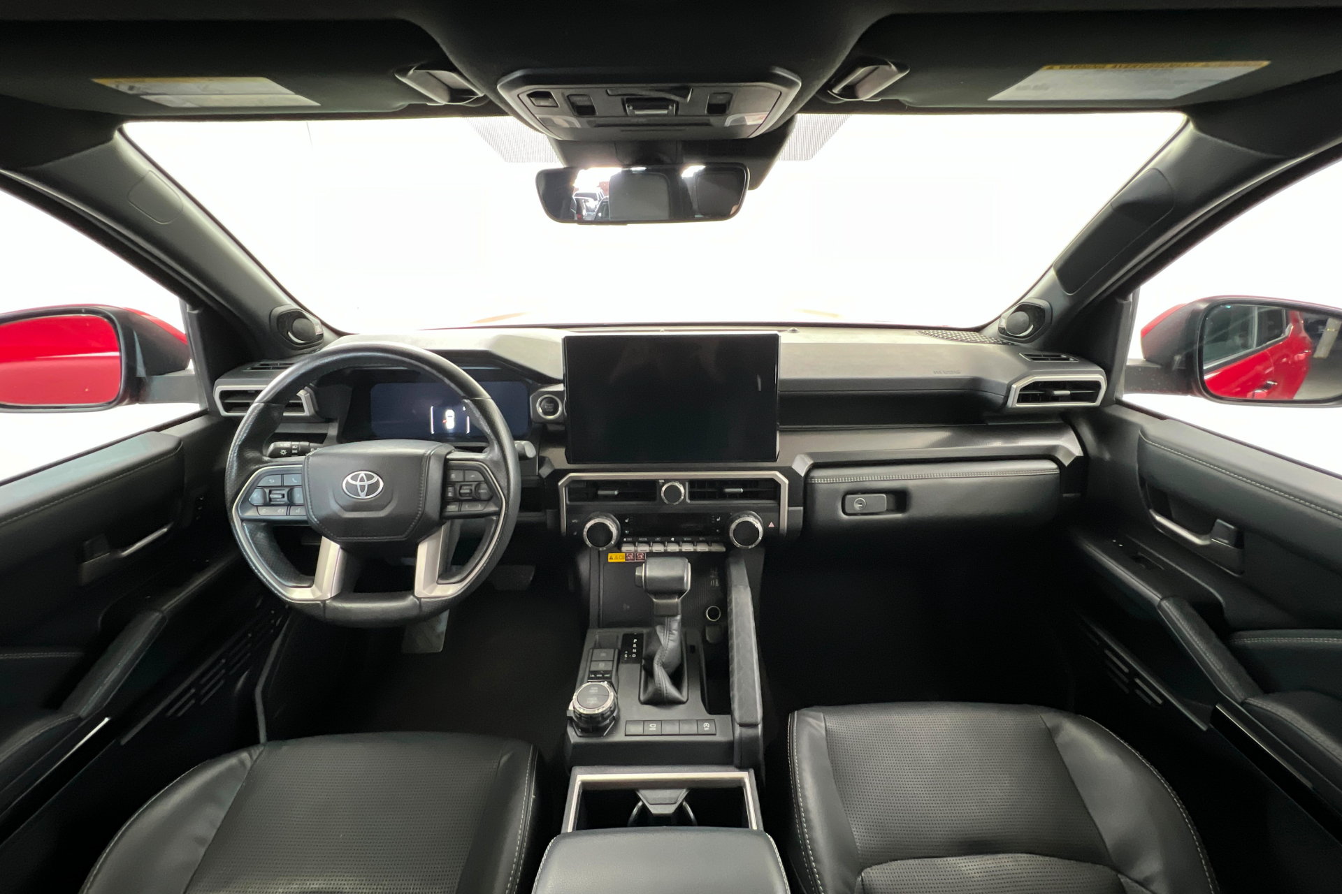 Used 2025 Toyota 4Runner Limited AWD/4WD image 10