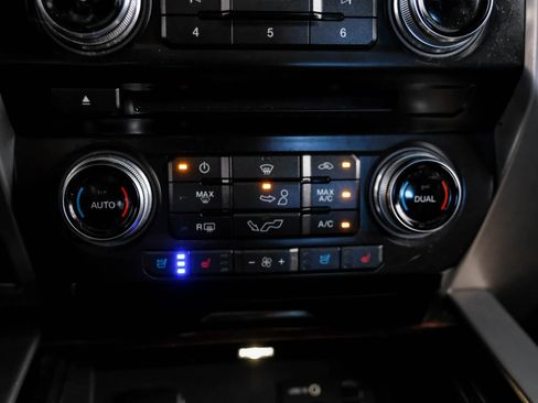 Used 2015 Ford F150 Platinum w/ Equipment Group 701A Luxury image 27